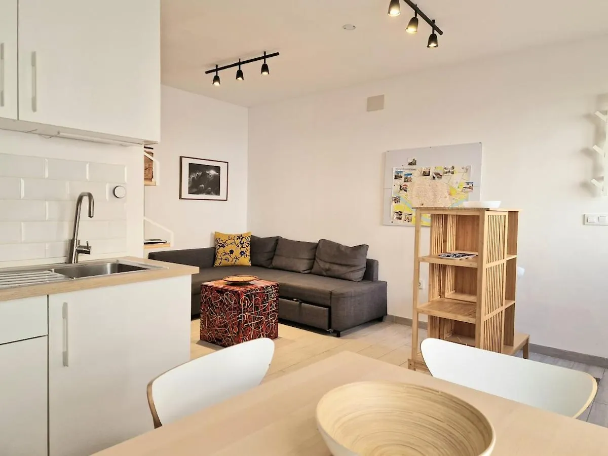 Nice 2-Bedroom Apartment In Downtown Seville Dionisio
