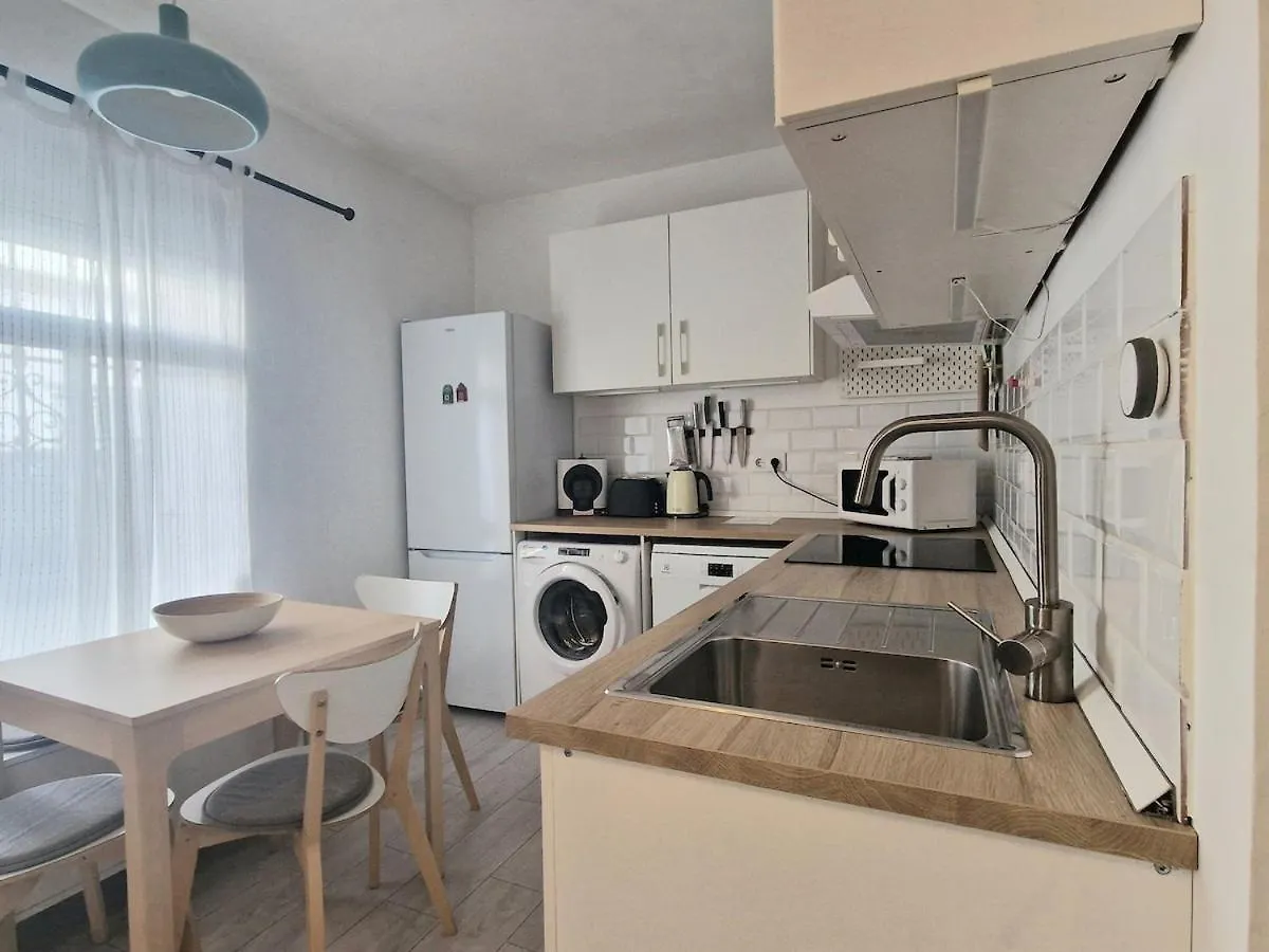 Nice 2-Bedroom Apartment In Downtown Seville Dionisio Spain